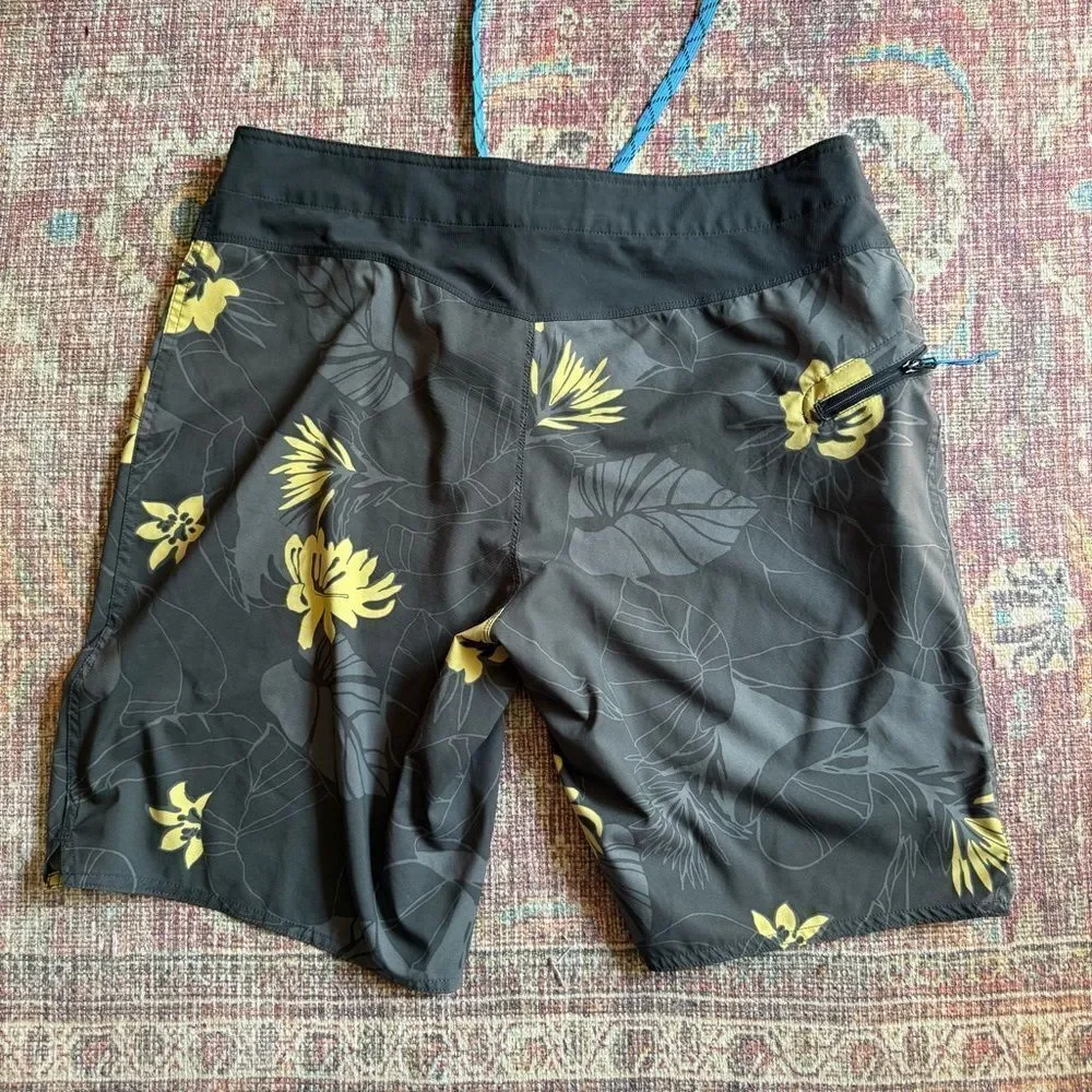Patagonia Men's Swim Shorts - gray and Yellow Floral size 35 - Picture 8 of 9